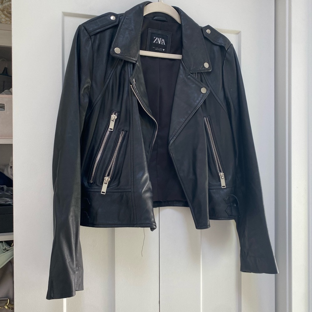 GREAT CONDITION ZARA MOTO VEGAN LEATHER JACKET